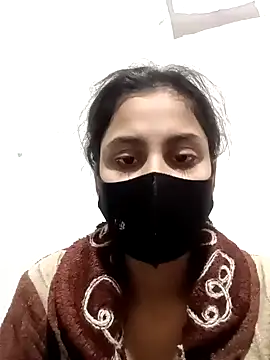 magicmoment00786 online show from December 13, 2024, 6:59 pm