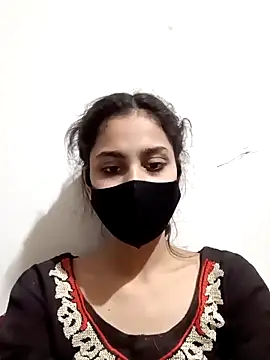 magicmoment00786 online show from February 12, 2025, 4:11 pm