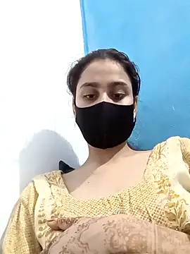 magicmoment00786 online show from September 10, 2025, 4:18 pm