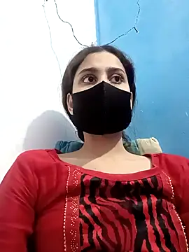 magicmoment00786 online show from November 1, 2025, 4:31 pm