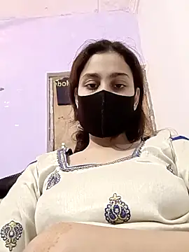 magicmoment00786 online show from November 6, 2025, 7:42 am