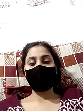 magicmoment00786 online show from November 8, 2025, 1:33 pm