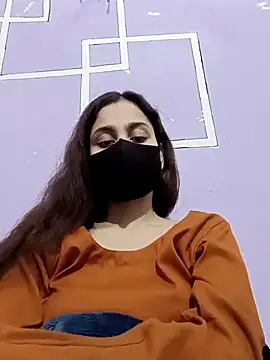 magicmoment00786 online show from November 12, 2025, 8:48 am