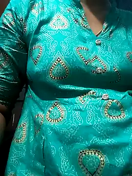 Snapshot of Tamillminnal chatting on February 2, 2025, 2:45 pm Tamillminnal online show from February 2, 2025, 2:45 pm