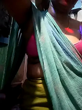 Snapshot of Tamillminnal chatting on February 4, 2025, 5:01 pm Tamillminnal online show from February 4, 2025, 5:01 pm