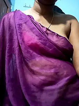 Snapshot of Tamillminnal chatting on February 6, 2025, 11:58 pm Tamillminnal online show from February 6, 2025, 11:58 pm