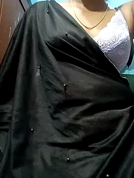 Snapshot of Tamillminnal chatting on February 11, 2025, 11:32 am Tamillminnal online show from February 11, 2025, 11:32 am