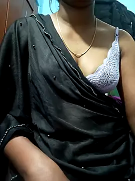 Snapshot of Tamillminnal chatting on February 12, 2025, 9:10 am Tamillminnal online show from February 12, 2025, 9:10 am