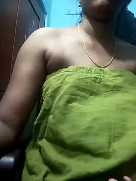 Snapshot of Tamillminnal chatting on February 20, 2025, 5:29 pm Tamillminnal online show from February 20, 2025, 5:29 pm