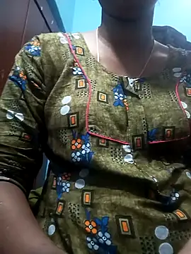 Snapshot of Tamillminnal chatting on February 22, 2025, 4:40 am Tamillminnal online show from February 22, 2025, 4:40 am