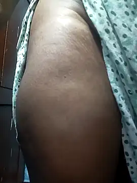 Snapshot of Tamillminnal chatting on February 23, 2025, 6:56 pm Tamillminnal online show from February 23, 2025, 6:56 pm