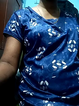 Snapshot of Tamillminnal chatting on February 25, 2025, 5:58 pm Tamillminnal online show from February 25, 2025, 5:58 pm