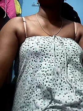 Snapshot of Tamillminnal chatting on March 6, 2025, 1:46 pm Tamillminnal online show from March 6, 2025, 1:46 pm