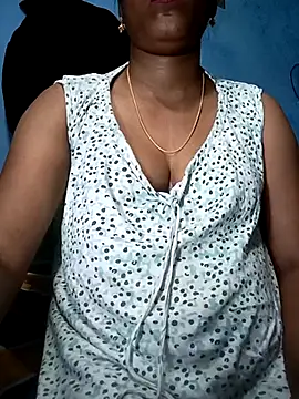 Snapshot of Tamillminnal chatting on March 10, 2025, 6:12 pm Tamillminnal online show from March 10, 2025, 6:12 pm