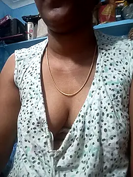 Snapshot of Tamillminnal chatting on March 14, 2025, 4:43 am Tamillminnal online show from March 14, 2025, 4:43 am