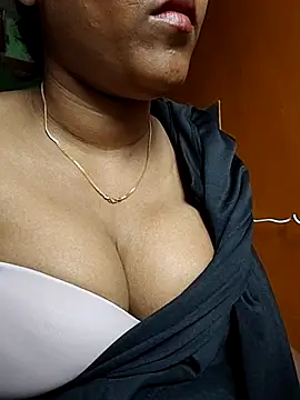 Snapshot of Tamillminnal chatting on September 9, 2025, 8:03 am Tamillminnal online show from September 9, 2025, 8:03 am