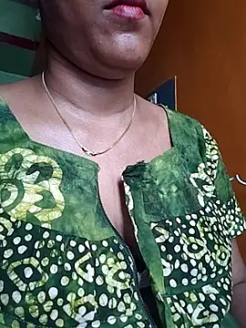 Snapshot of Tamillminnal chatting on September 14, 2025, 8:02 am Tamillminnal online show from September 14, 2025, 8:02 am