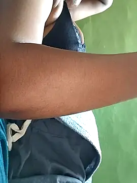 Snapshot of Tamillminnal chatting on September 20, 2025, 6:09 pm Tamillminnal online show from September 20, 2025, 6:09 pm