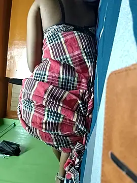 Snapshot of Tamillminnal chatting on October 12, 2025, 7:13 pm Tamillminnal online show from October 12, 2025, 7:13 pm