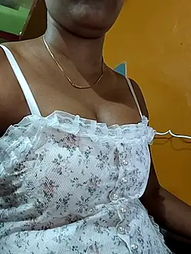 Snapshot of Tamillminnal chatting on October 14, 2025, 12:50 pm Tamillminnal online show from October 14, 2025, 12:50 pm