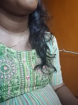 Snapshot of Tamillminnal chatting on October 15, 2025, 10:04 am Tamillminnal online show from October 15, 2025, 10:04 am