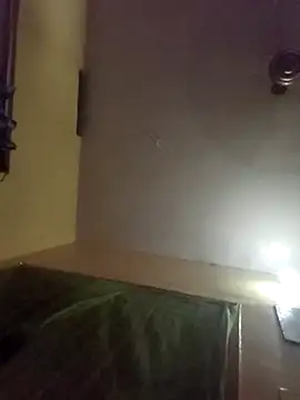 Snapshot of Tamillminnal chatting on October 18, 2025, 5:03 pm Tamillminnal online show from October 18, 2025, 5:03 pm