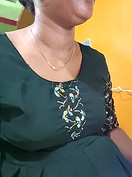 Snapshot of Tamillminnal chatting on October 20, 2025, 1:11 pm Tamillminnal online show from October 20, 2025, 1:11 pm