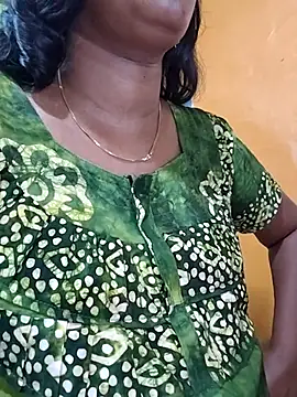 Snapshot of Tamillminnal chatting on October 21, 2025, 3:46 pm Tamillminnal online show from October 21, 2025, 3:46 pm