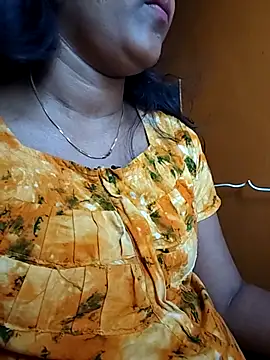 Snapshot of Tamillminnal chatting on October 31, 2025, 10:16 am Tamillminnal online show from October 31, 2025, 10:16 am