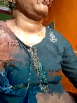 Snapshot of Tamillminnal chatting on November 4, 2025, 9:52 am Tamillminnal online show from November 4, 2025, 9:52 am