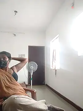 Snapshot of Tamillminnal chatting on November 28, 2025, 6:16 am Tamillminnal online show from November 28, 2025, 6:16 am