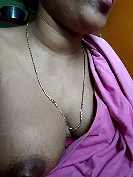 Snapshot of Tamillminnal chatting on December 4, 2025, 7:06 am Tamillminnal online show from December 4, 2025, 7:06 am