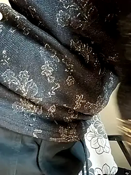 miaomiao520 online show from December 16, 2024, 7:37 am