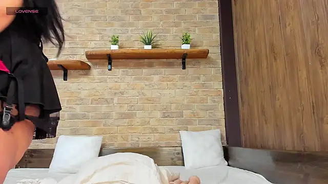 Lizzyvixxx online show from February 18, 2025, 1:22 pm