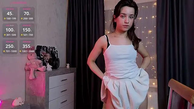 EmeliaReaper online show from November 27, 2025, 9:06 pm