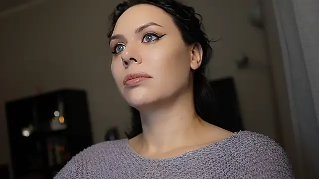 MollyCheiz online show from December 17, 2024, 11:27 pm