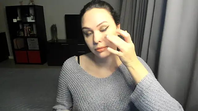 MollyCheiz online show from January 11, 2025, 1:22 pm