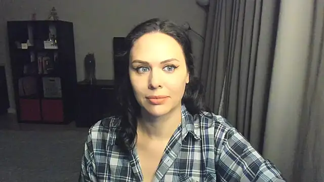 MollyCheiz online show from January 17, 2025, 4:15 pm