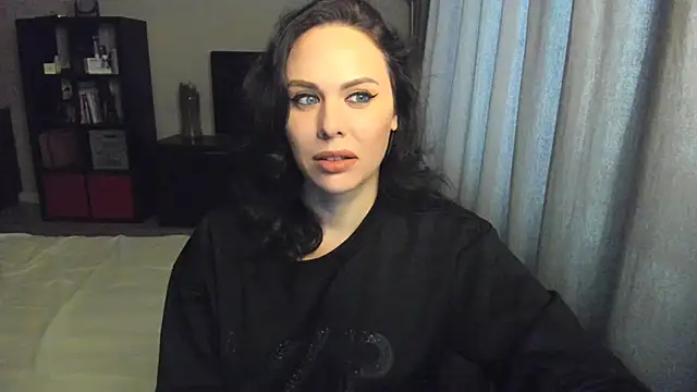 MollyCheiz online show from March 5, 2025, 1:17 pm