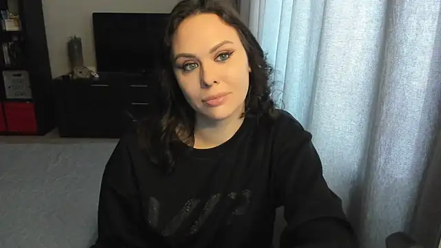 MollyCheiz online show from October 19, 2025, 9:10 am