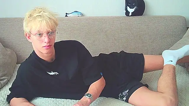 Ostin meow online show from December 17, 2024, 6:45 am