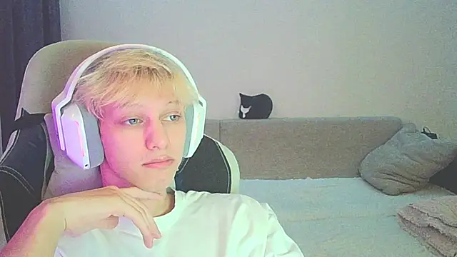 Ostin meow online show from December 26, 2024, 3:20 pm