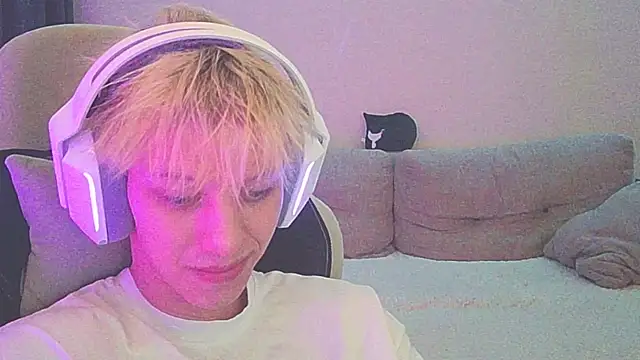 Ostin meow online show from December 27, 2024, 4:43 pm