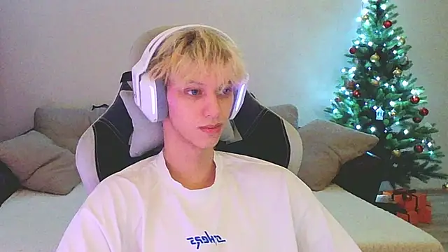 Ostin meow online show from January 6, 2025, 4:02 pm