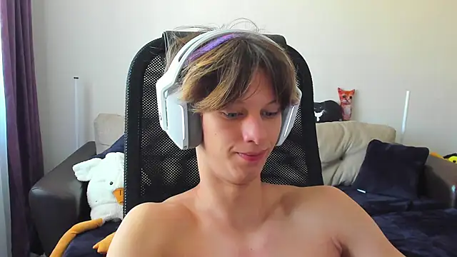 Ostin meow online show from September 19, 2025, 4:47 am