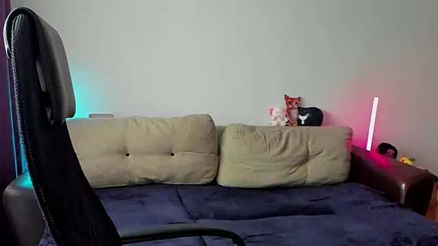 Ostin meow online show from March 26, 2026, 4:07 am