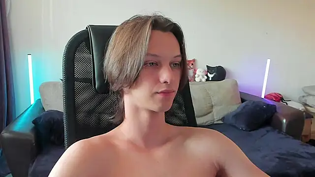 Snapshot of Ostin_meow chatting on July 8, 2026, 2:10 pm Ostin meow online show from July 8, 2026, 2:10 pm