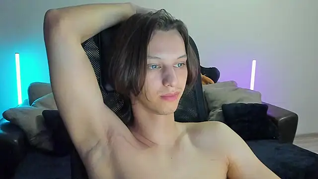 Snapshot of Ostin_meow chatting on July 24, 2026, 6:28 pm Ostin meow online show from July 24, 2026, 6:28 pm