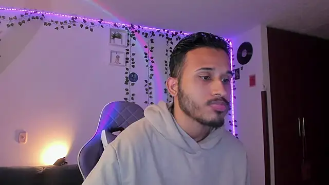 Raf brunette online show from January 17, 2025, 10:33 am