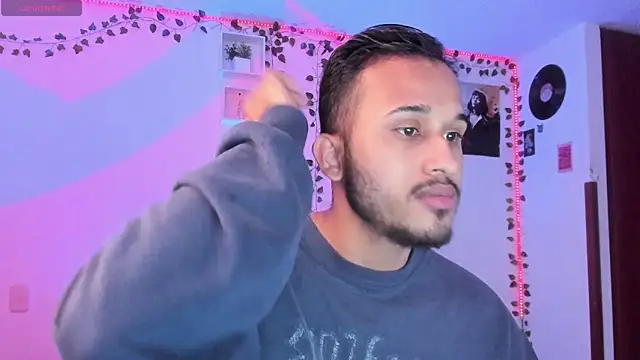 Raf brunette online show from March 2, 2025, 1:49 pm